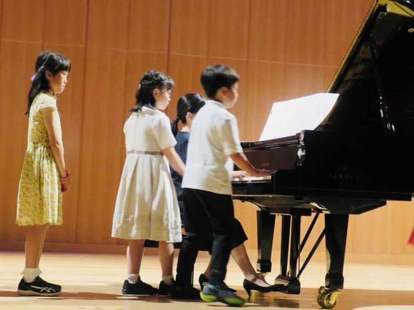 甲府市ピアノ教室発表会の様子